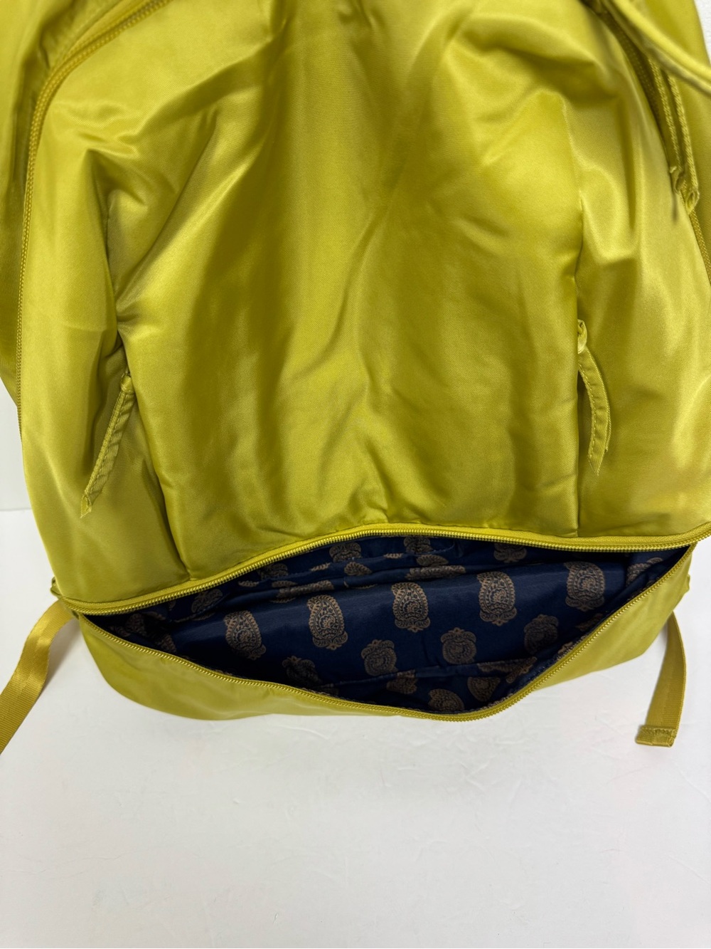 Vera Bradley Chancery Backpack in Garden Olive Color Nylon NEW - Picture 5 of 13